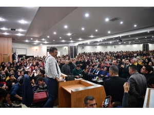 Hayati İnanç Sevgisi Malatya’da Salona Sığmadı