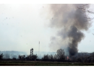 Mültecilerin Akın Ettiği Yunanistan Sınırında Esrarengiz Yangın