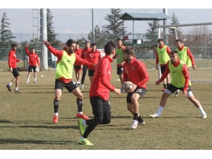 Eskişehirspor Maç Saatini Beklemeye Geçti