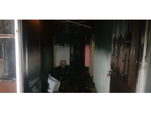 Sacda Ekmek Pişirildikten Sonra Çıkan Yangından Yaşlı Çifti İtfaiye Kurtardı