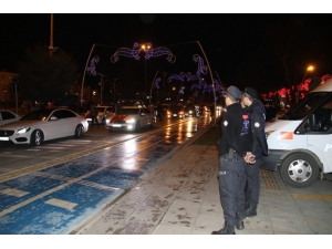 Düzceliler Şehitler İçin Sokağa Döküldü