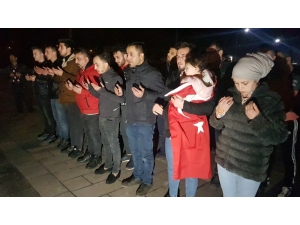 İdlib Şehitleri İçin Konvoy Yapılarak Dua Edildi