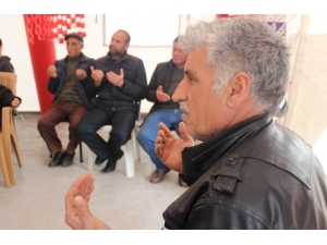 Depremzedeler Çadırda Mehmetçiğe Dua Etti