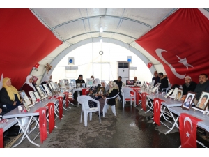 Hdp Önündeki Annelerin Evlat Nöbeti 180. Gününde