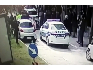 Yakınına Otomobil Çarptı Olay Yerinde Sinir Krizi Geçirdi