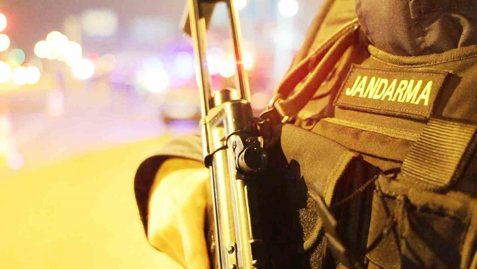 aksaray-da-jandarma-kom-asayis-ve-trafik-kus-ucurtmuyor