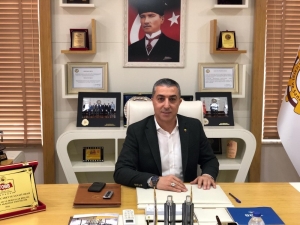 İş Adamı Ünal’dan Avrupa’ya Gitmek İsteyen Mülteciler İçin Otobüs Desteği