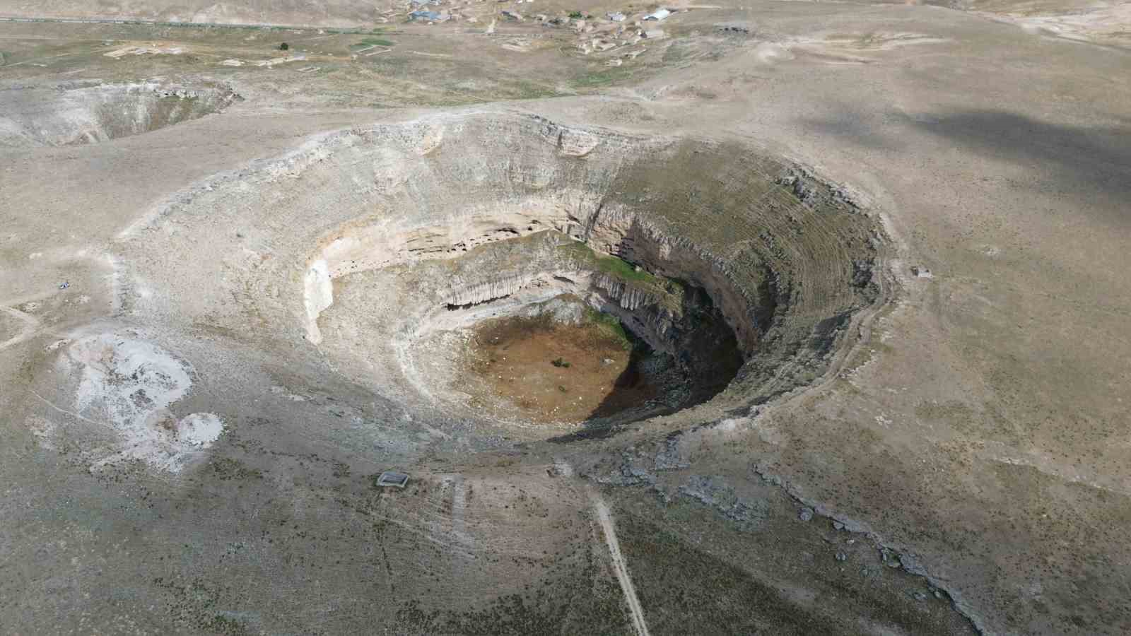 konya-da-kurakligin-simgelerinden-cirali-obruk-golu-son-yagislara-ragmen-su-tutmadi