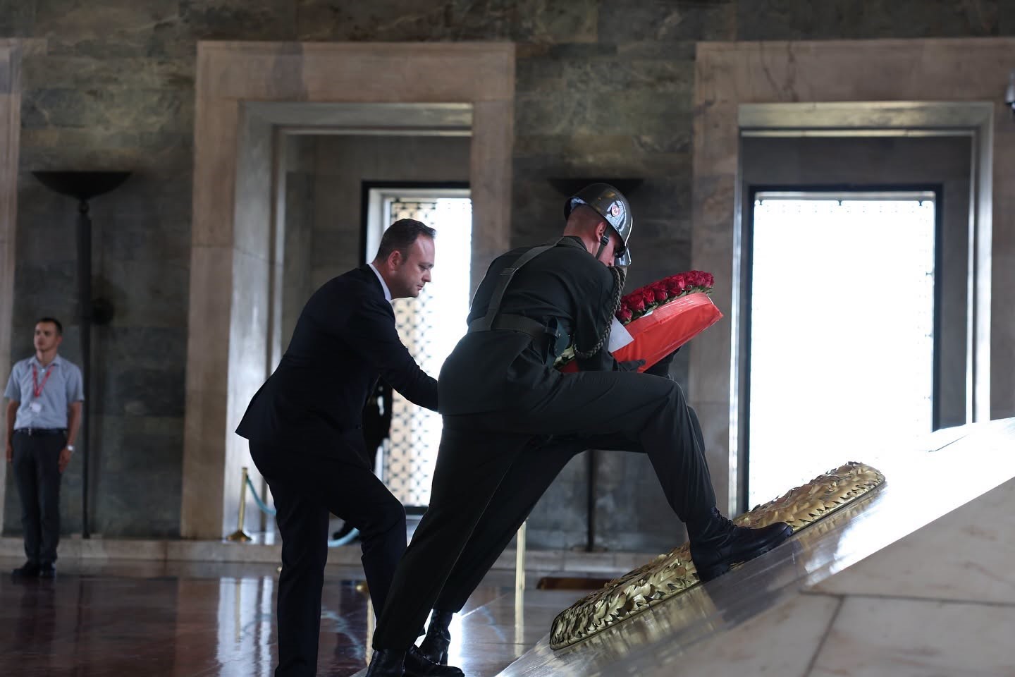 civril-heyeti-anitkabir-de-ata-nin-huzurunda