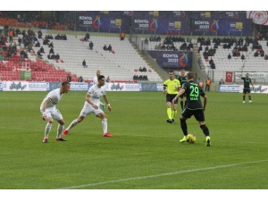 Süper Lig: Konyaspor: 0 - Kasımpaşa: 0 (İlk Yarı)