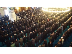 Van’da İdlib Şehitleri İçin Gıyabi Cenaze Namazı Kılındı