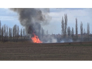 Hastane Bölgesindeki Anız Yangını Paniğe Neden Oldu