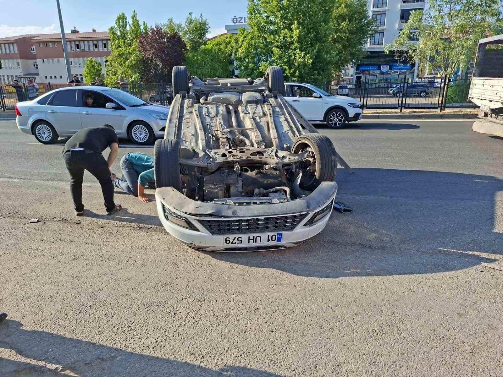 bingol-de-carpisan-araclardan-biri-ters-dondu-3-yarali