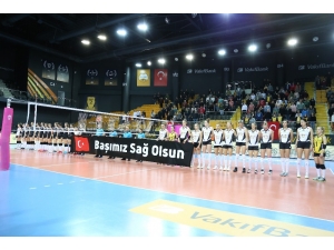 Vakıfbank, Beşiktaş’a Set Vermedi