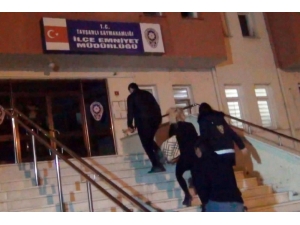 Tavşanlı’da Fuhuş Operasyonunda 4 Gözaltı