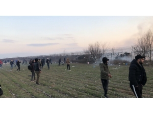 Yunanistan’dan Göçmenlere Gaz Ve Ses Bombasıyla Müdahale