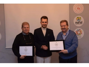 İki Fotoğraf Sanatçısı Fotoğraf Kafe’de Sunum Yaptı