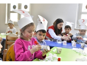 Harçlıklarını Kızılay’a Bağışlayacaklar