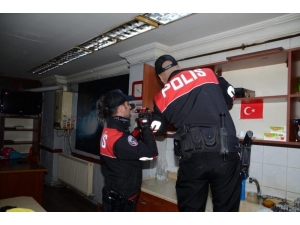 Balıkesir’de Polis 9 Aranan Şahsı Yakaladı