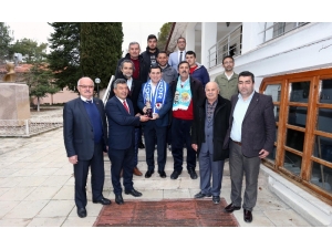 Başkan Tütüncü’den Yerel Siyaset Dersi