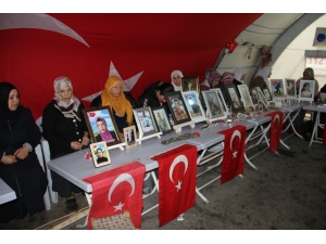 Hdp Önündeki Ailelerin Evlat Nöbeti 181’inci Gününde