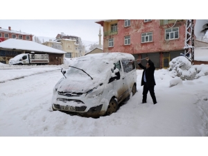 Karlıova Mart Ayına Da Karla Uyandı