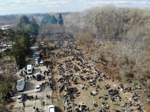 Göçmenlerin Sınır Kapılarında Umut Dolu Bekleyişi Sürüyor