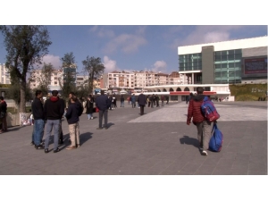 Zeytinburnu’dan Sınır Kapılarına Mülteci Hareketliliği Devam Ediyor
