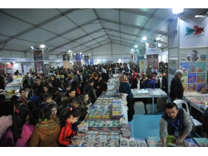Darıcalılar’dan Kitap Fuarı’na Yoğun İlgi