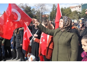 Kırıkkale’de Bayrağını Alan Meydana Koştu