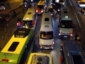 Minibüsçülerden İdlib’e Destek Konvoyu