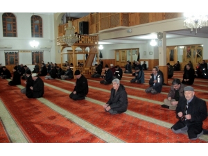 Cami Kebir’de Eller Semaya Mehmetçik İçin Açıldı