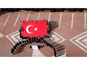 Kız Öğrenci Yurdunda Kalan Öğrencilerden Mehmetçiğe Destek