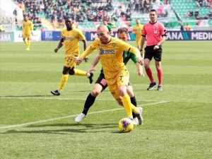 Yeni Malatyaspor’da Gökhan Töre Ve Mustafa Akbaş Kadro Dışı Bırakıldı