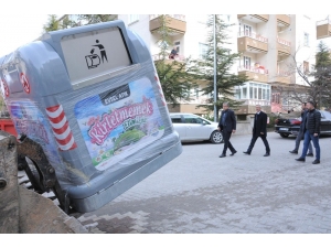 Kırşehir’de, Mahallelere Çevreye Duyarlı Konteyner Dağıtımına Başlandı
