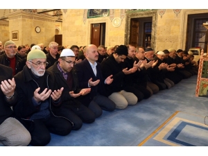 Dualar Mehmetçik İçin