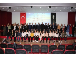 Aü’de Üstün Yetenekli Çocuklar Konuşuldu