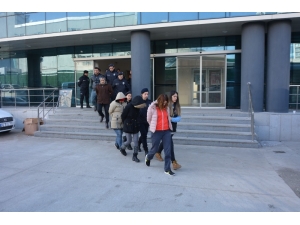 Uyuşturucu Tacirlerine Şafak Baskını: 24 Gözaltı