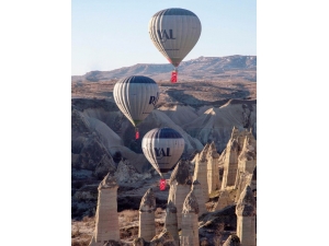 Kapadokya’da Balonlar 4 Günün Ardından Türk Bayraklarıyla Havalandı