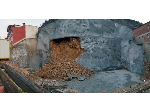 Gümüşhane’de Göçükte Vatandaşlar Evlerine Döndü