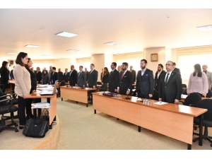 Maltepe Belediye Meclisi’nde Şehitler İçin Saygı Duruşu