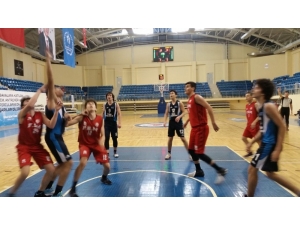 Kimsenin İlgi Göstermediği Basketbol U16 Erkekler 1. Bölge Şampiyonası Sona Erdi