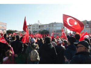 Çanakkale’de Yüzlerce Kişi Şehitler İçin Düzenlenen Bayrak Yürüyüşüne Katıldı
