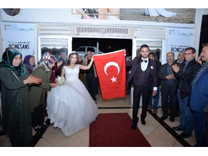 Düğünlerinde İdlib Şehitlerini Unutmadılar