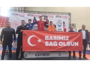 Türkiye Güreş Şampiyonası’nda Hem 1.’lik Hem 3.’lük Kayseri Şekerspor’dan
