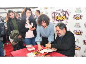 Isparta Kitap Fuarı Devam Ediyor