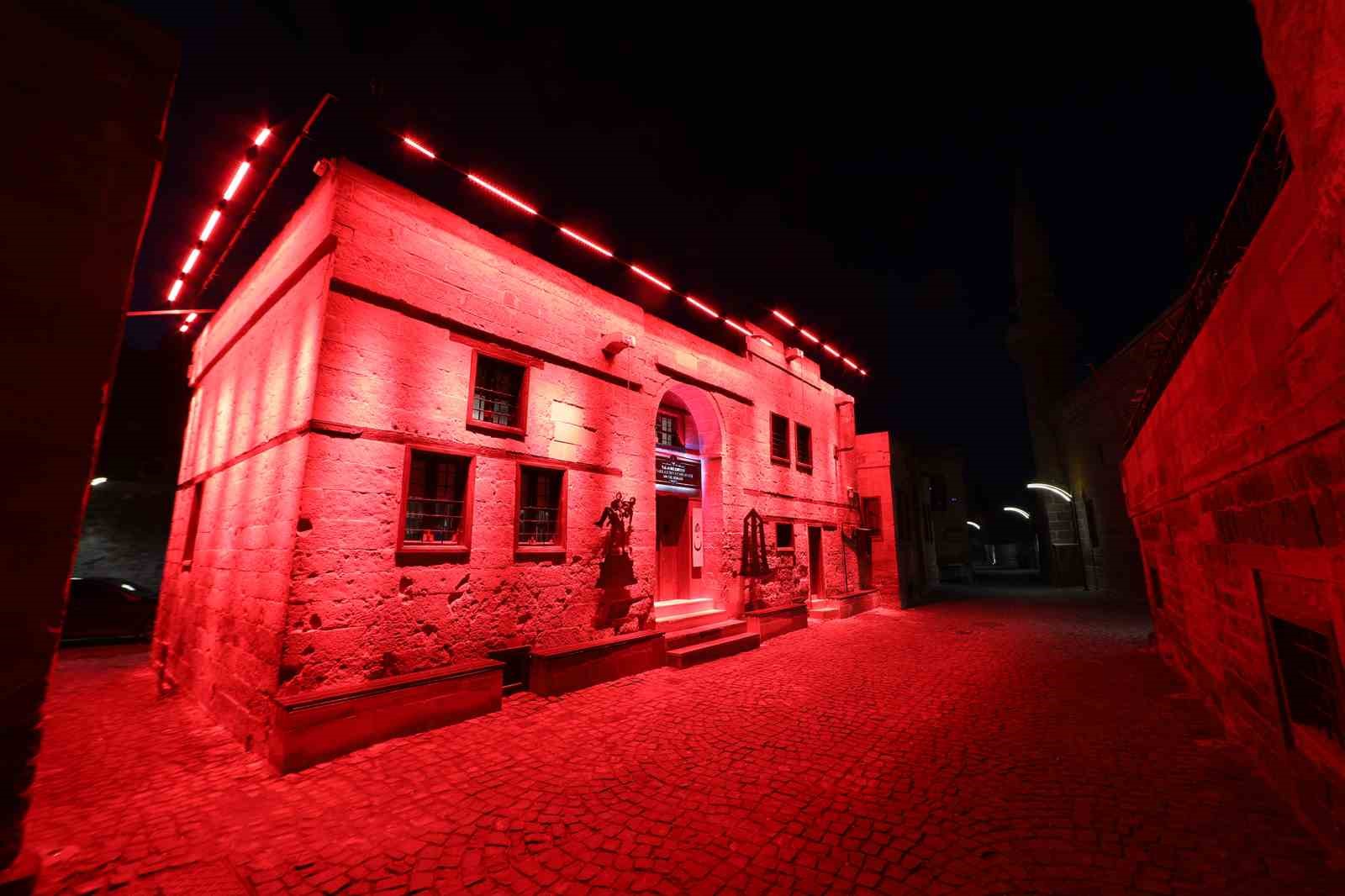 canakkale-muzesi-ziyaretcisi-talas-in-nufusunu-asti