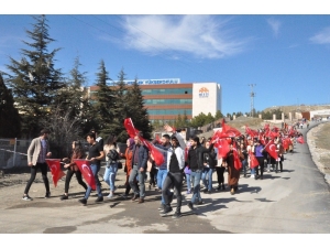 Sungurlu’da Öğrenciler Şehitler İçin Yürüdü