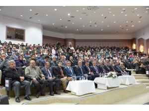 “Türkiye’nin Dış Politikası Ve Ortadoğu” Konferansı Yapıldı