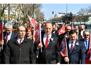 Beylikdüzü Belediye Meclisi Üyeleri Ve Vatandaşlar Şehitler İçin Yürüdü